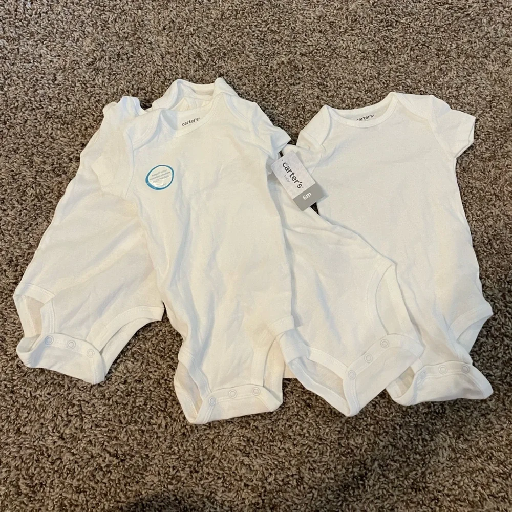 NWT bundle of 5 Carters white onesies 6 months